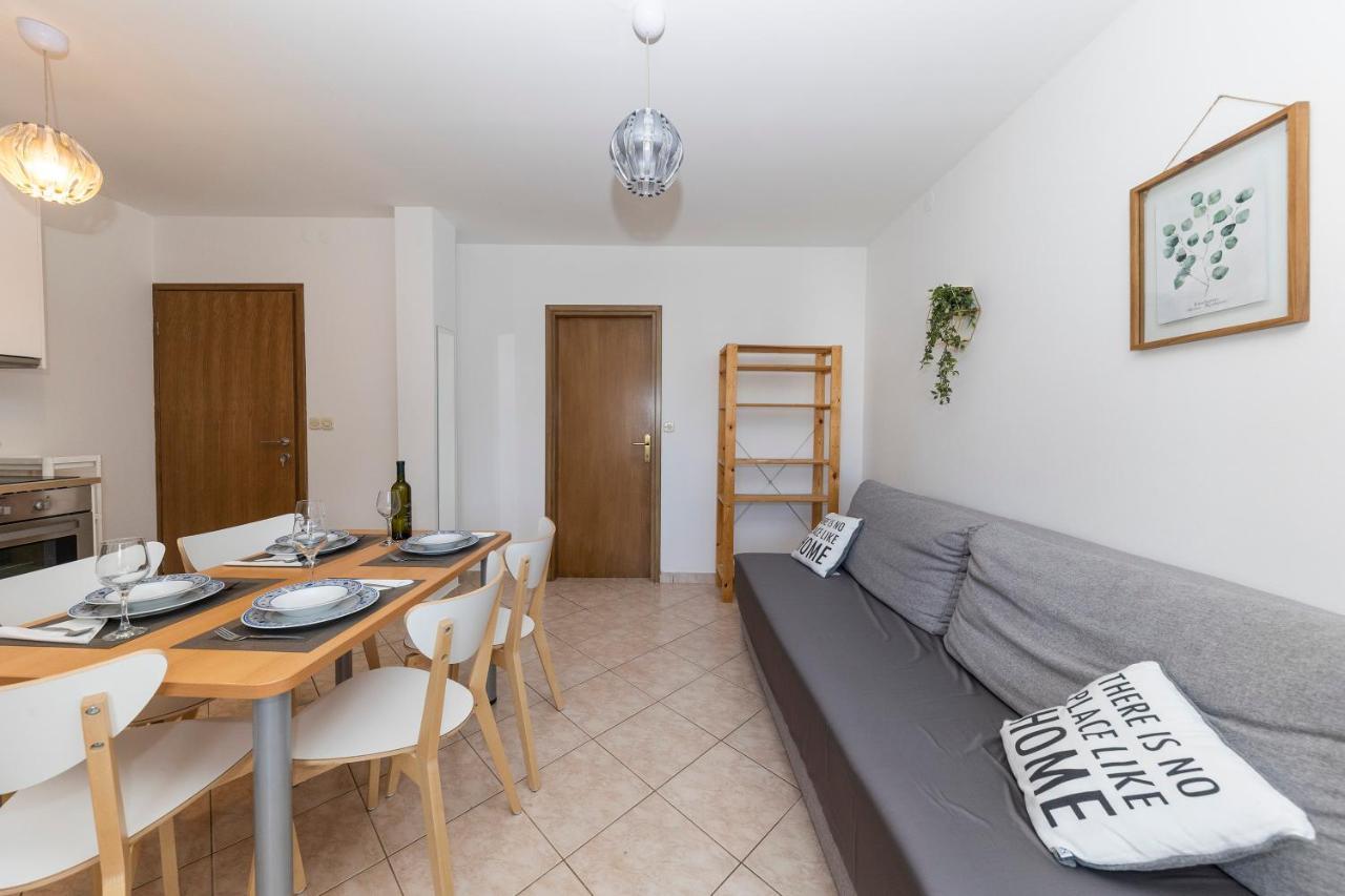 Apartmani Maestral Dobropoljana Luaran gambar
